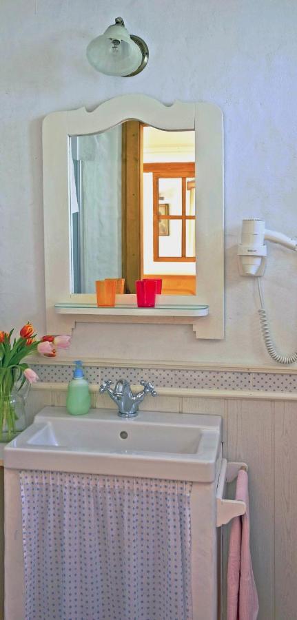B B Guesthouse Тихань Екстер'єр фото
